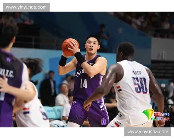 清华大学篮球队队员奋勇拼搏展现青春力量谱写校园体育辉煌篇章
